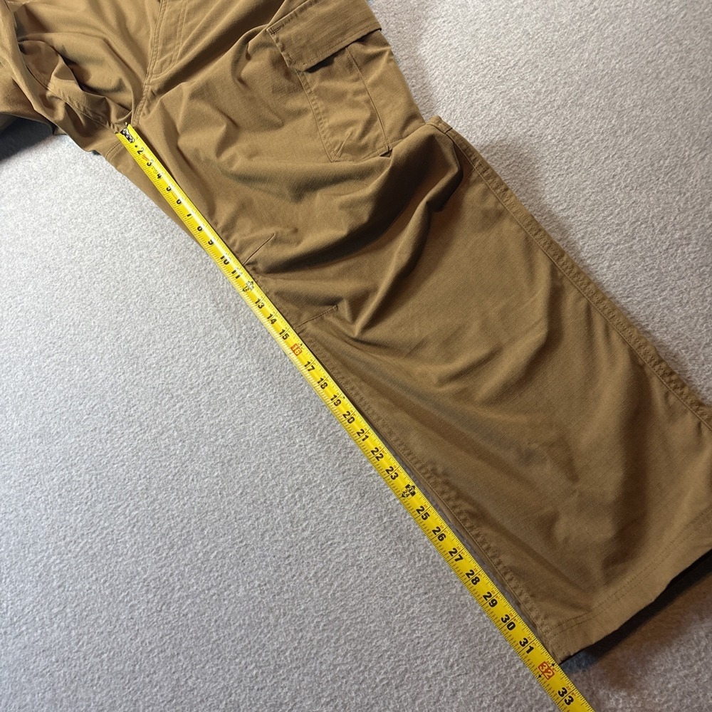 Under Armor Men's Khaki Tactical Cargo Pants 42x32 Hiking Work Excellent - Picture 14 of 15